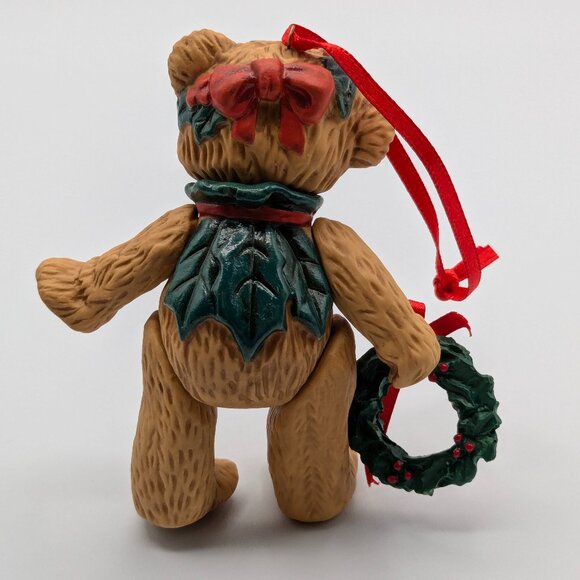 Hallmark Keepsake Gift Bearers 2001, 3rd in Series, Vintage Porcelain Ornament - Picture 4 of 10